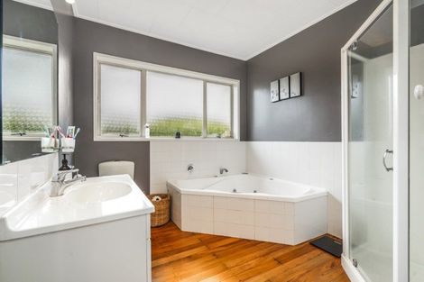 Photo of property in 1 Mcnicol Street, Fairfield, Hamilton, 3214