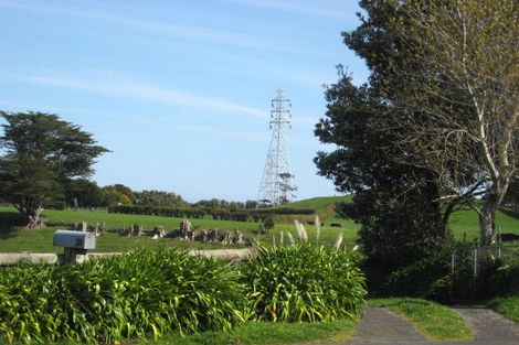 Photo of property in 27 Pararewa Drive, Whalers Gate, New Plymouth, 4310