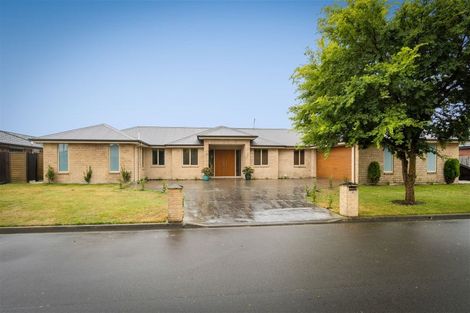 Photo of property in 12 Mataroa Place, Parklands, Christchurch, 8083