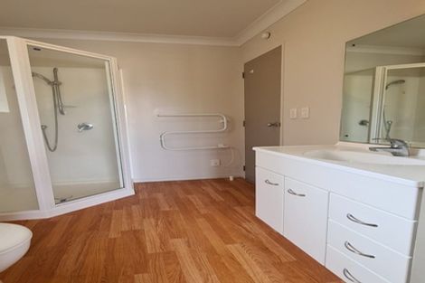 Photo of property in 24 Erlestoke Crescent, Churton Park, Wellington, 6037