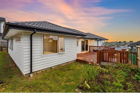 Photo of property in 110 Lisle Farm Drive, Pukekohe, 2120