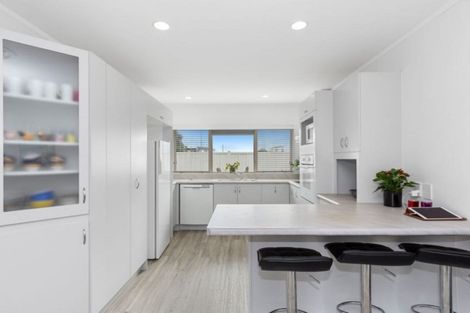 Photo of property in 50 Dickson Road, Papamoa Beach, Papamoa, 3118