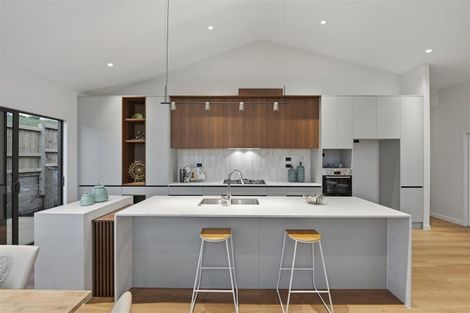Photo of property in 10 Whale Bay Rise, Gulf Harbour, 0930