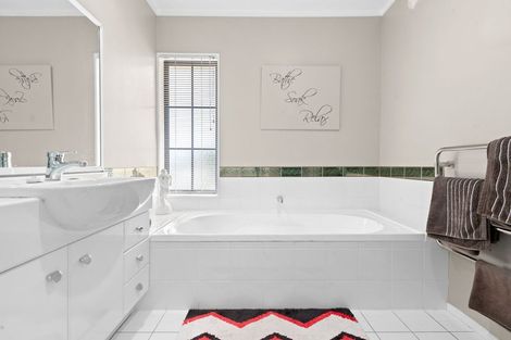 Photo of property in 23 Mews Place, Forest Lake, Hamilton, 3200