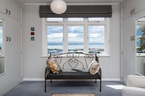 Photo of property in 8 Goldsmith Terrace, Hospital Hill, Napier, 4110