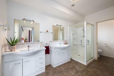 Photo of property in 20 Glentui Place, Waikawa, Picton, 7220