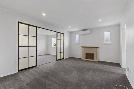 Photo of property in 5 Blease Street, New Lynn, Auckland, 0600