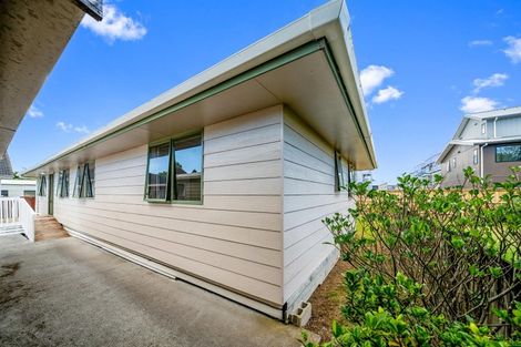 Photo of property in 11a Keeling Road, Henderson, Auckland, 0612