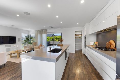 Photo of property in 5 Augusta Grove, Waiwhakaiho, New Plymouth, 4312