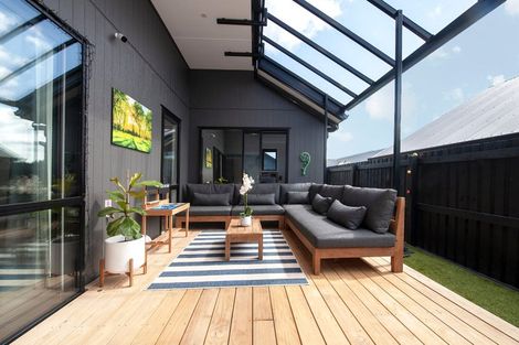 Photo of property in 11 Whero Way, Wainui, Silverdale, 0992