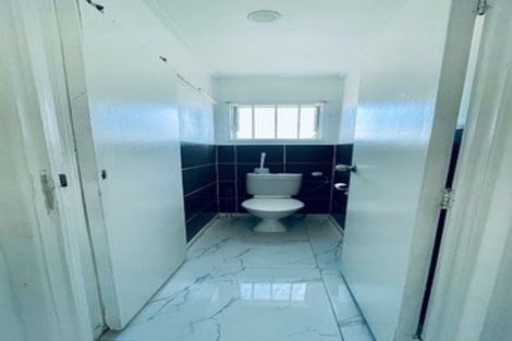 Photo of property in 2 Cramond Drive, Mangere East, Auckland, 2024