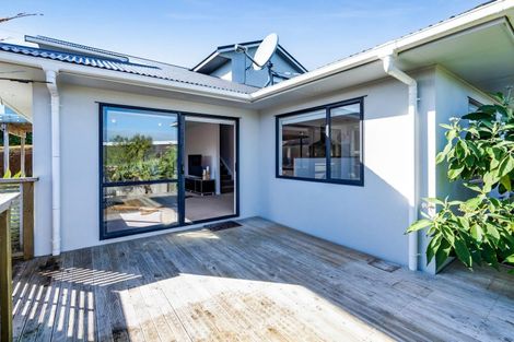 Photo of property in 76 Oranga Street, Westown, New Plymouth, 4310