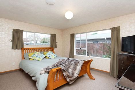 Photo of property in 8a Janet Street, Upper Riccarton, Christchurch, 8041