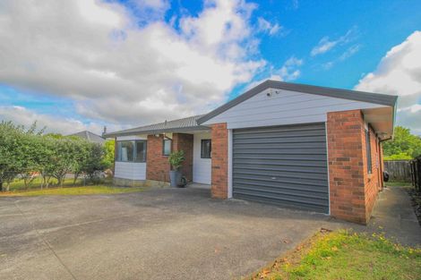 Photo of property in 38 Awaroa Road, Sunnyvale, Auckland, 0612