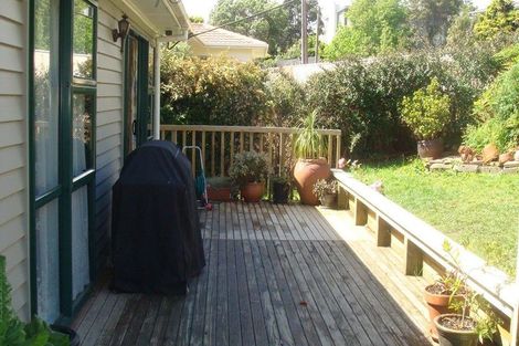 Photo of property in 25 William Souter Street, Forrest Hill, Auckland, 0620