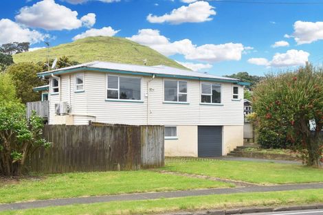 Photo of property in 107 Wallace Road, Mangere Bridge, Auckland, 2022