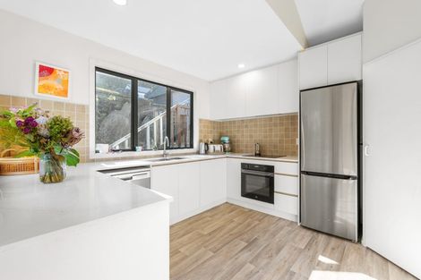 Photo of property in 8 Wye Place, Fernhill, Queenstown, 9300