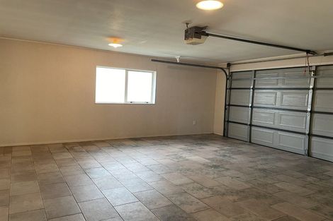 Photo of property in 3 Chapletown Drive, East Tamaki, Auckland, 2016