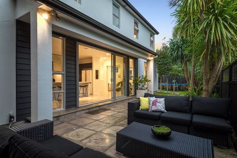 Photo of property in 11a Church Street, Northcote Point, Auckland, 0627