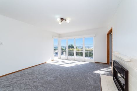 Photo of property in 4 Seaview Road, Glenfield, Auckland, 0629