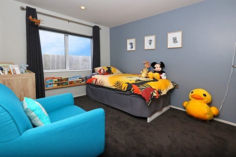 Photo of property in 7 Nirmal Place, Sunnyvale, Auckland, 0612