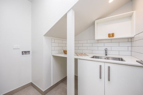 Photo of property in 4d Treasury Place, Onehunga, Auckland, 1061