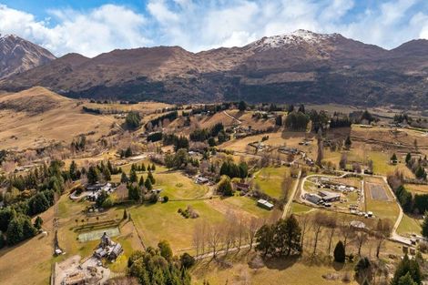 Photo of property in 35 Mountain View Road, Dalefield, Queenstown, 9371