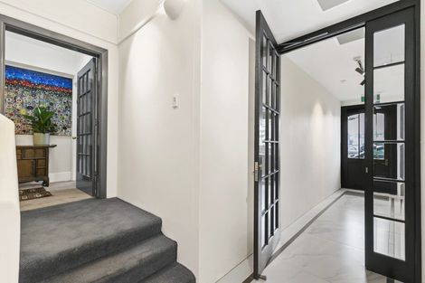 Photo of property in Inverleith Apartments, 1/306 Oriental Parade, Oriental Bay, Wellington, 6011