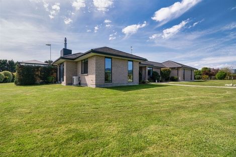 Photo of property in 52 Garth Road, Levin, 5571
