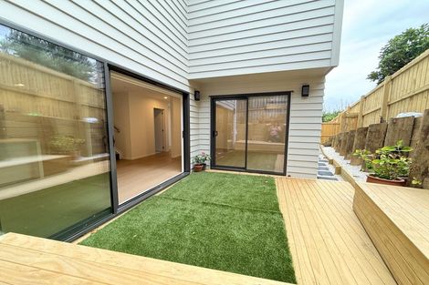 Photo of property in 14d Clairville Crescent, Wai O Taiki Bay, Auckland, 1072