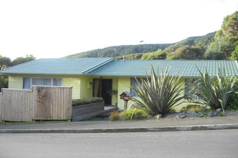 Photo of property in 2 Haven Grove, Naenae, Lower Hutt, 5011