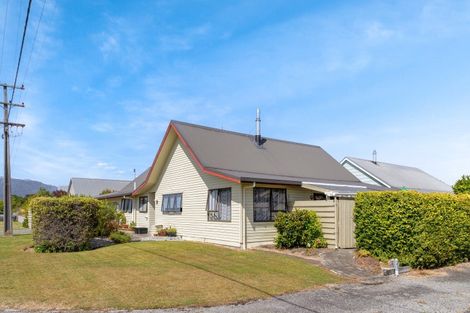 Photo of property in 92 Henley Street, Westport, 7825