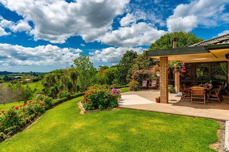 Photo of property in 64 Matakohe Road East, Matakohe, 0593