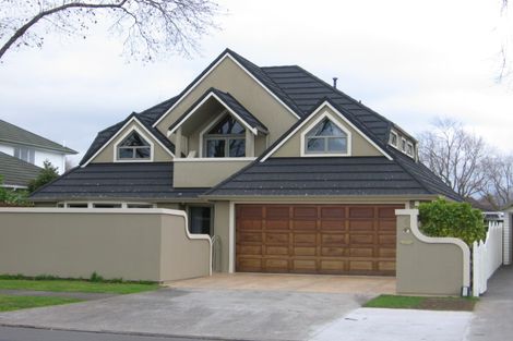 Photo of property in 4 Manapouri Crescent, Hokowhitu, Palmerston North, 4410