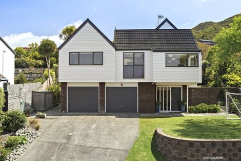 Photo of property in 6 Malda Grove, Khandallah, Wellington, 6035