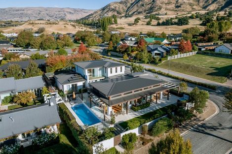 Photo of property in 31 Old Station Avenue, Wanaka, 9305