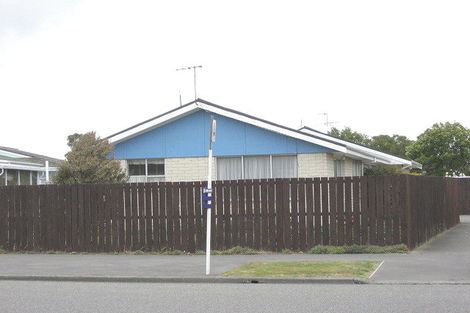 Photo of property in 2/175 Queenspark Drive, Parklands, Christchurch, 8083
