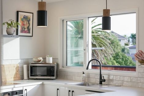 Photo of property in 67 Renown Road, Raumati South, Paraparaumu, 5032
