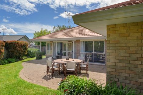 Photo of property in 35 Admiral Crescent, Flagstaff, Hamilton, 3210