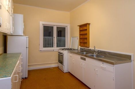 Photo of property in 134 Kelburn Parade, Kelburn, Wellington, 6012