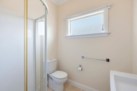 Photo of property in 6 Adrian Grove, Waikanae Beach, Waikanae, 5036