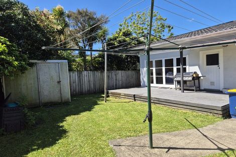 Photo of property in 2 Riverpark Crescent, Henderson, Auckland, 0610