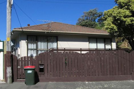 Photo of property in 95 Eden Street, Island Bay, Wellington, 6023