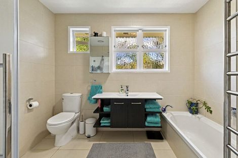 Photo of property in 26 Agincourt Street, Glenfield, Auckland, 0629