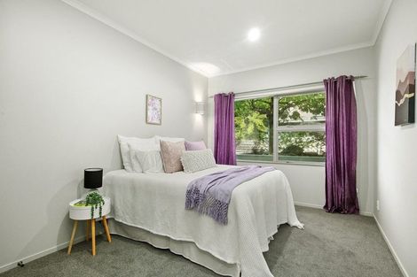 Photo of property in 16 Westwood Road, Tawa, Wellington, 5028