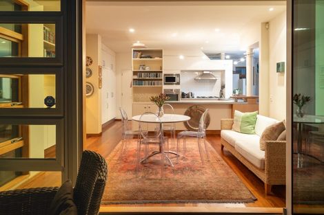 Photo of property in 20 The Crescent, Roseneath, Wellington, 6011