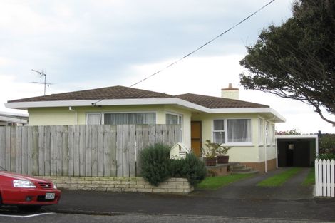 Photo of property in 54 Young Street, New Plymouth, 4310
