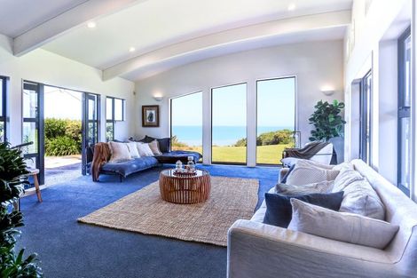 Photo of property in 31 Longbeach Drive, Castlecliff, Whanganui, 4501