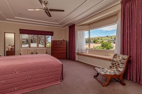 Photo of property in 17a Hetley Crescent, Taradale, Napier, 4112