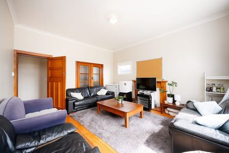 Photo of property in 6 Marne Street, Hokowhitu, Palmerston North, 4410